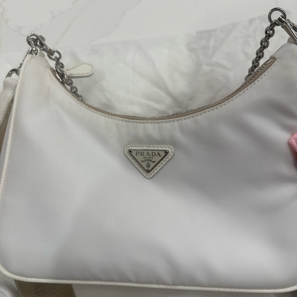 💗 SOLD 💗 Prada Re-Edition 2005 Re-Nylon bag - Picture 6 of 9